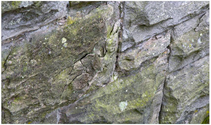 Spalling stonework